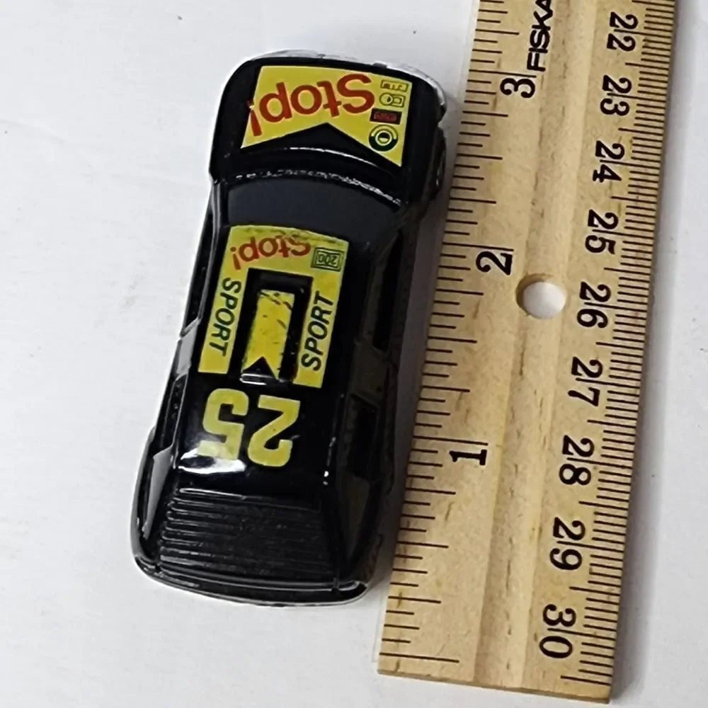 Retro Metal Black 25 Sport Wagon Lowered Car Made in China
